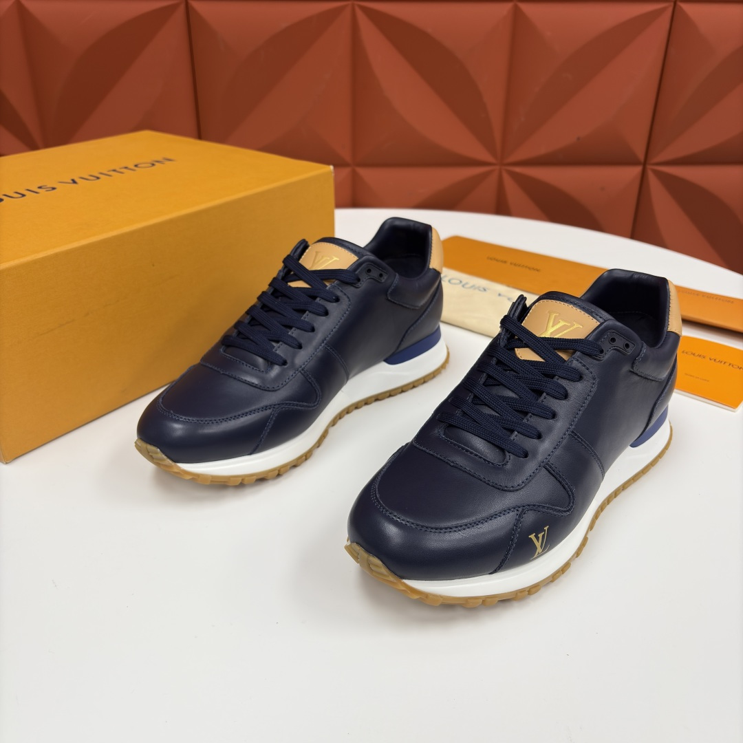 💋 💍 L 家新品 L*V 路易-威登 新款 RUN AWAY 男士运动鞋 官方 9,200 此款运动鞋