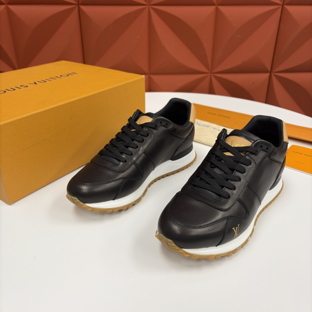 💋 💍 L 家新品 L*V 路易-威登 新款 RUN AWAY 男士运动鞋 官方 9,200 此款运动鞋