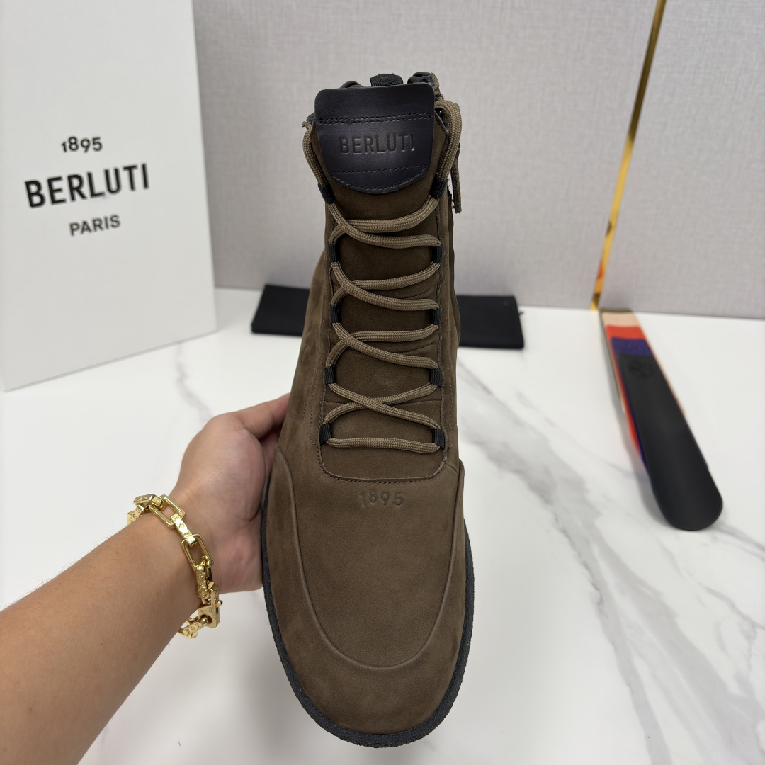 💋💍 布鲁提 Berlut* 男士新品高帮靴 户外徒步靴 官方 19,400 采用优质磨面皮，触感细腻且