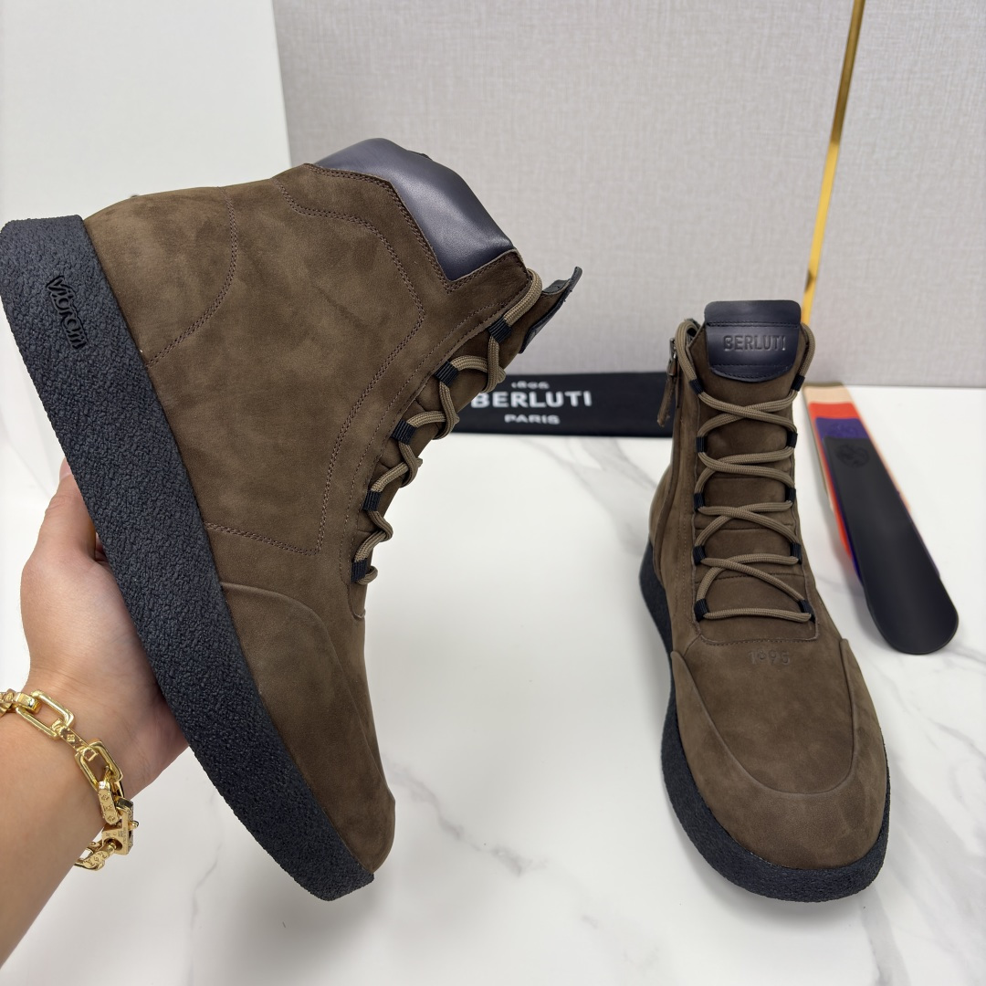 💋💍 布鲁提 Berlut* 男士新品高帮靴 户外徒步靴 官方 19,400 采用优质磨面皮，触感细腻且
