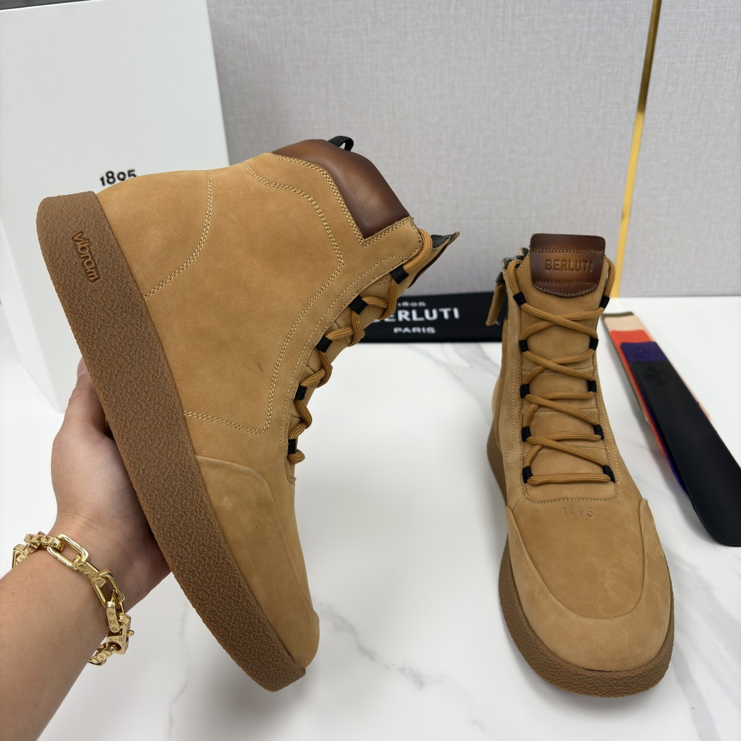 💋💍 布鲁提 Berlut* 男士新品高帮靴 户外徒步靴 官方 19,400 采用优质磨面皮，触感细腻且