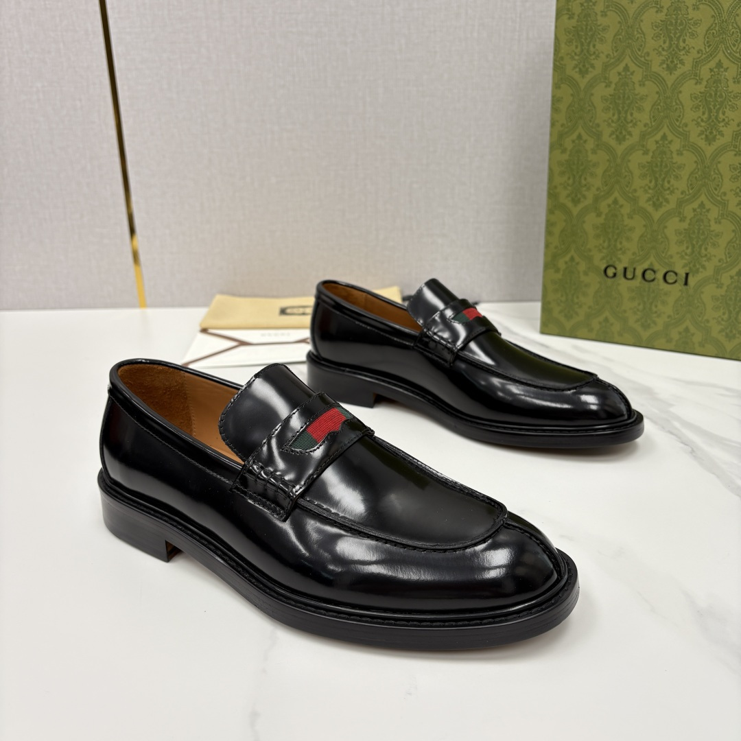 💋💍G家 GUCC* 新品男士简约乐福鞋皮鞋 经典与时尚的交融 Jordaan 乐福鞋：刻在DNA里的优