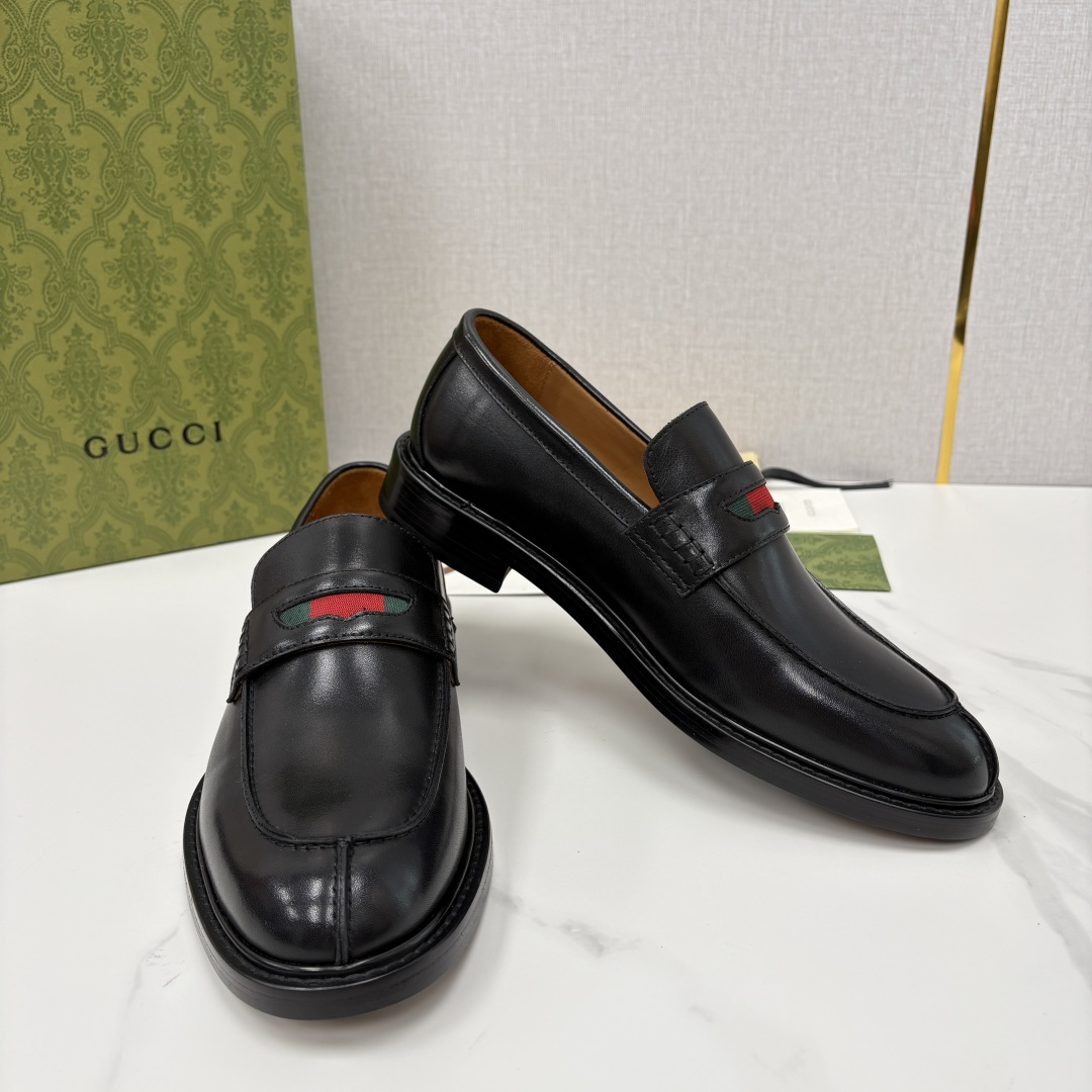 💋💍G家 GUCC* 新品男士简约乐福鞋皮鞋 经典与时尚的交融 Jordaan 乐福鞋：刻在DNA里的优