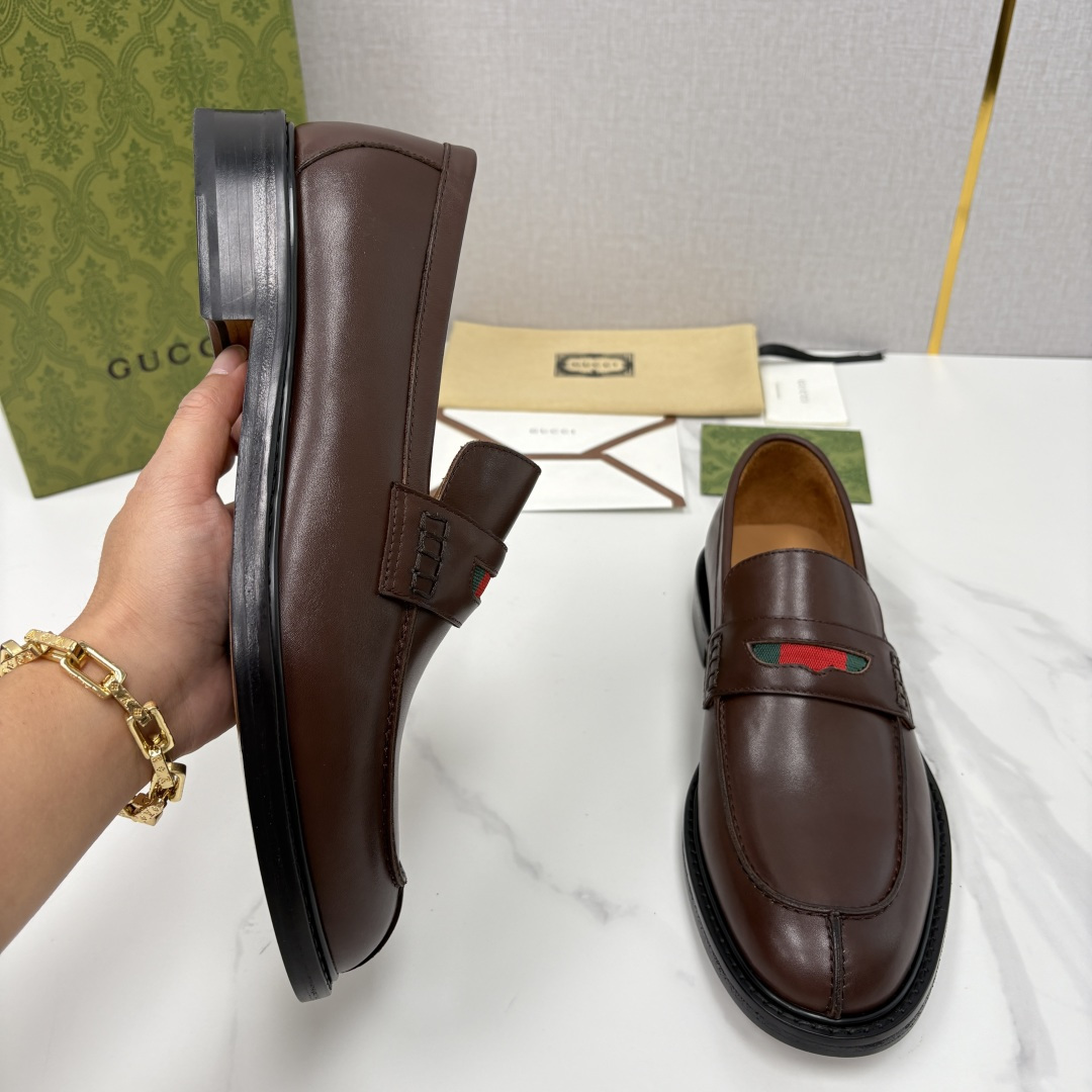 💋💍G家 GUCC* 新品男士简约乐福鞋皮鞋 经典与时尚的交融 Jordaan 乐福鞋：刻在DNA里的优