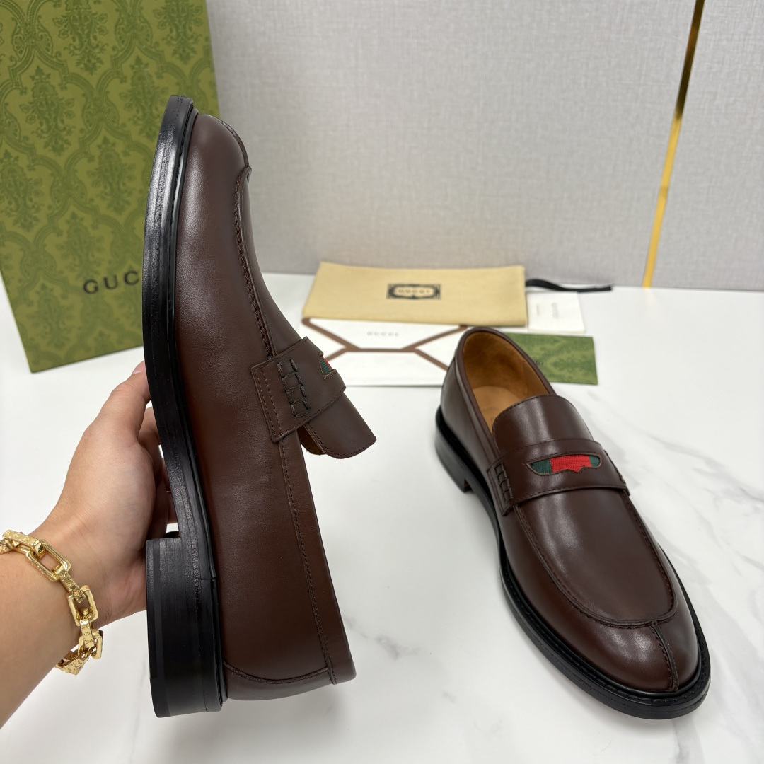 💋💍G家 GUCC* 新品男士简约乐福鞋皮鞋 经典与时尚的交融 Jordaan 乐福鞋：刻在DNA里的优