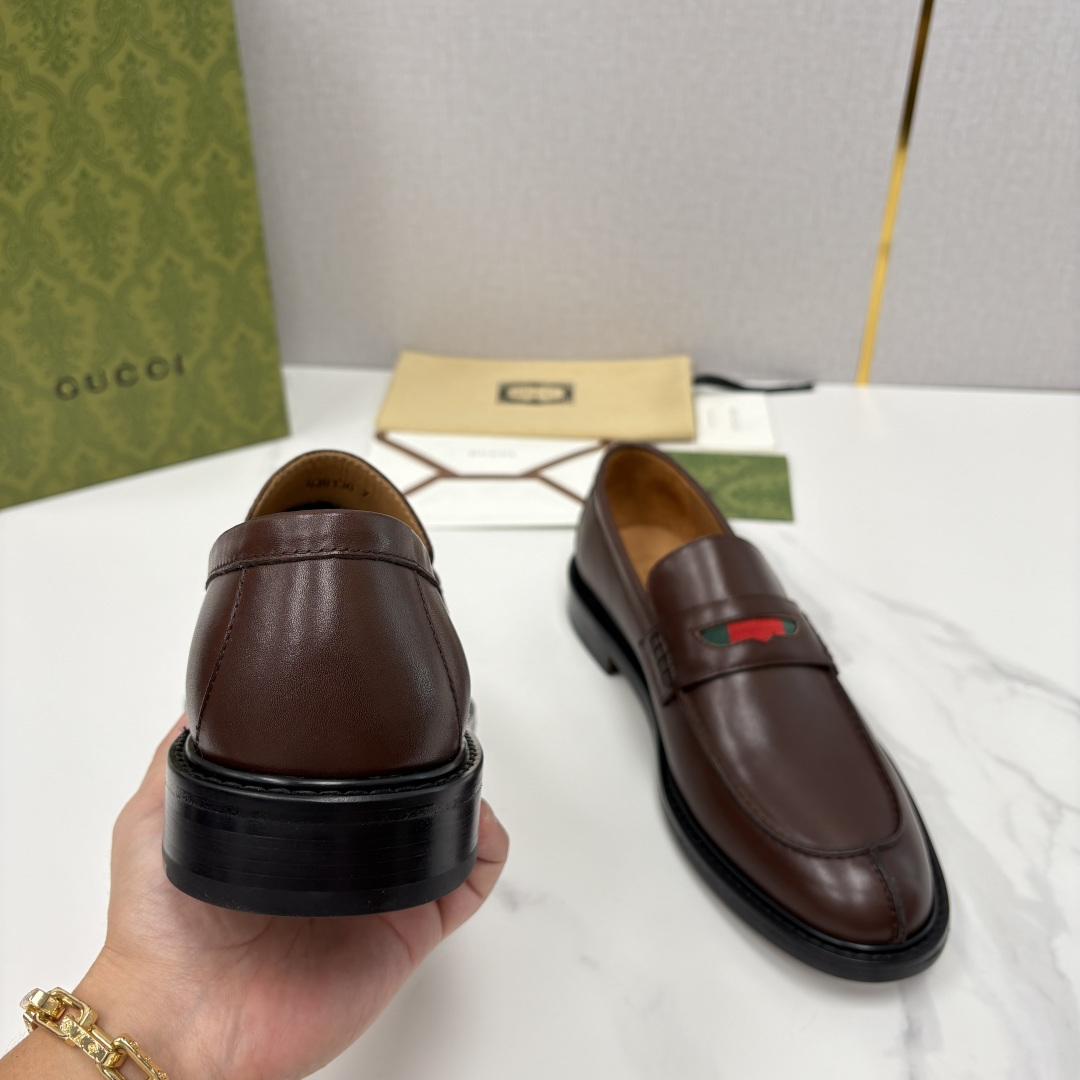 💋💍G家 GUCC* 新品男士简约乐福鞋皮鞋 经典与时尚的交融 Jordaan 乐福鞋：刻在DNA里的优