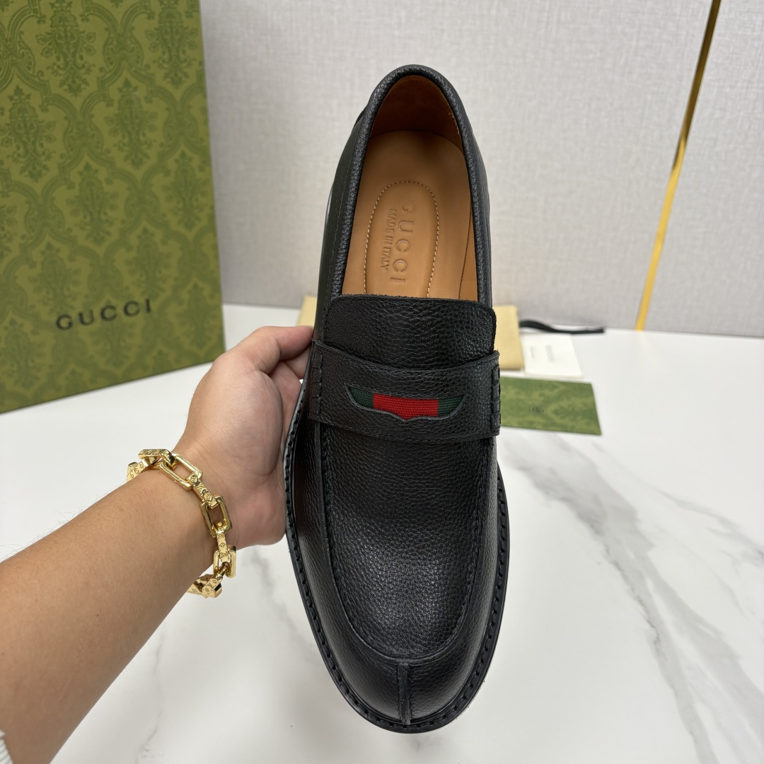 💋💍G家 GUCC* 新品男士简约乐福鞋皮鞋 经典与时尚的交融 Jordaan 乐福鞋：刻在DNA里的优