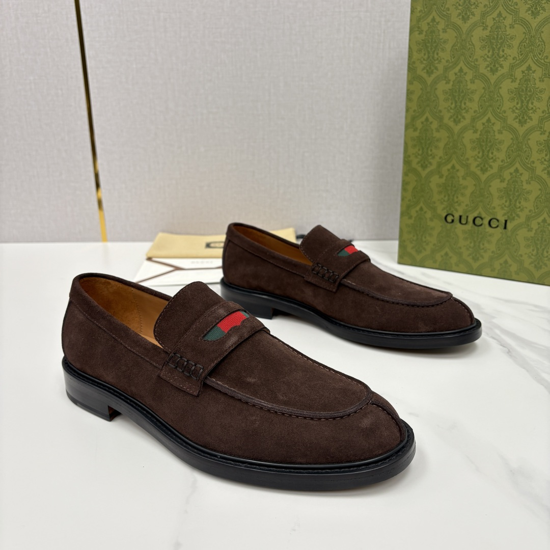 💋💍G家 GUCC* 新品男士简约乐福鞋皮鞋 经典与时尚的交融 Jordaan 乐福鞋：刻在DNA里的优