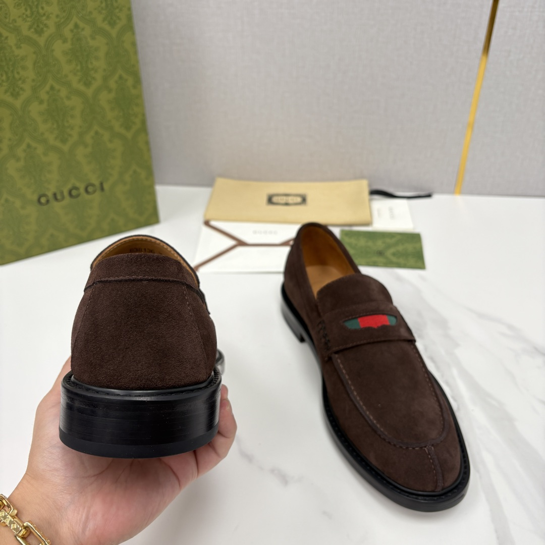 💋💍G家 GUCC* 新品男士简约乐福鞋皮鞋 经典与时尚的交融 Jordaan 乐福鞋：刻在DNA里的优