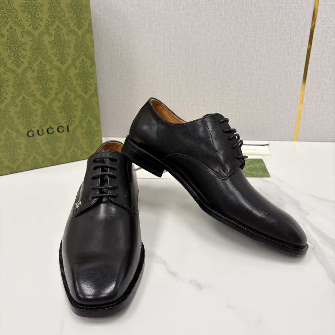 💋💍G家 GUCC* 古-驰 新品男士正装鞋皮鞋 选用细腻有光泽的进口牛皮/开边珠亮皮打造鞋身，触感柔软