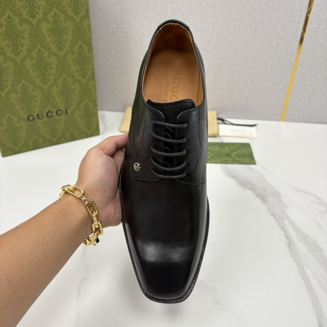 💋💍G家 GUCC* 古-驰 新品男士正装鞋皮鞋 选用细腻有光泽的进口牛皮/开边珠亮皮打造鞋身，触感柔软