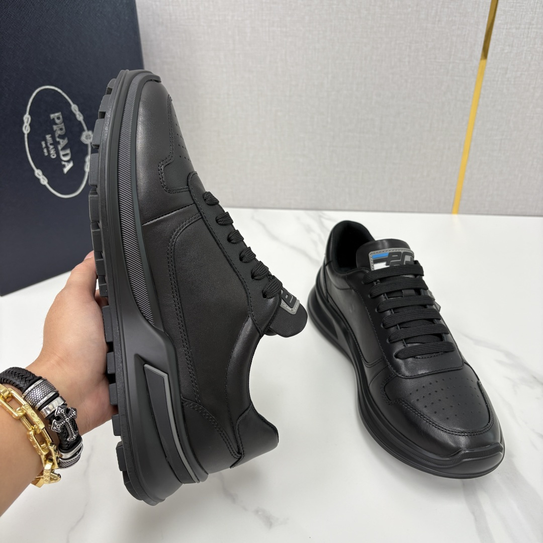 💋💍P 家新品 Prad* 普拉-达 秋季新款男士小牛皮运动鞋出货！ 莞产猛货。机能风休闲鞋 | 豪门贵