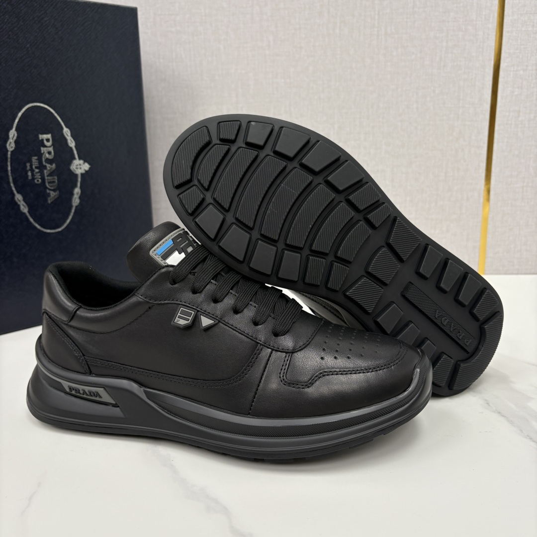 💋💍P 家新品 Prad* 普拉-达 秋季新款男士小牛皮运动鞋出货！ 莞产猛货。机能风休闲鞋 | 豪门贵
