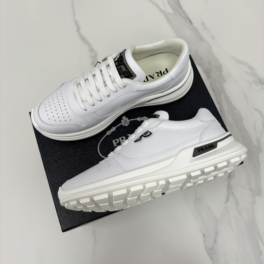 💋💍P 家新品 Prad* 普拉-达 秋季新款男士小牛皮运动鞋出货！ 莞产猛货。机能风休闲鞋 | 豪门贵