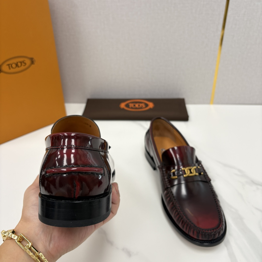 💋💍TOD*S新品 托德-斯 男士经典商务乐福鞋套脚皮鞋，莫卡辛便鞋气质款！全新设计抓皱鞋头，选用优质小