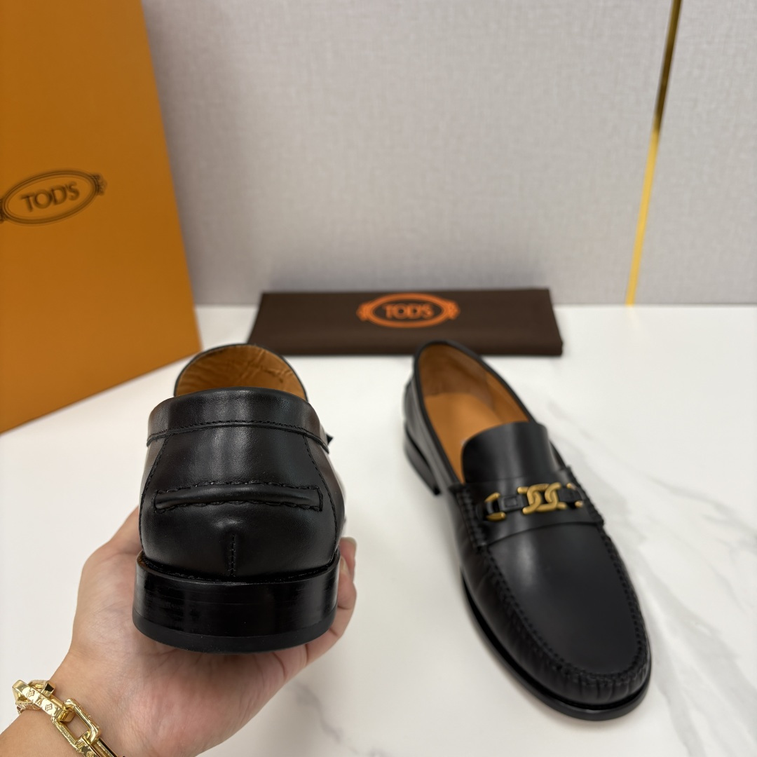 💋💍TOD*S新品 托德-斯 男士经典商务乐福鞋套脚皮鞋，莫卡辛便鞋气质款！全新设计抓皱鞋头，选用优质小