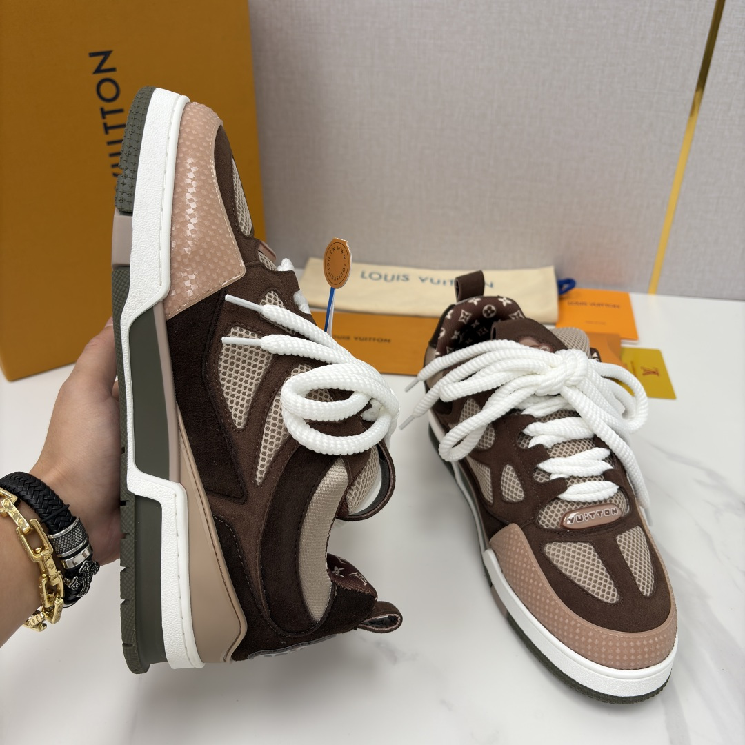 💋💍L家新品 情侣款 👫 L*V SKATE 运动鞋系列 官方 11,200 走秀款面包鞋 把高奢材质拼