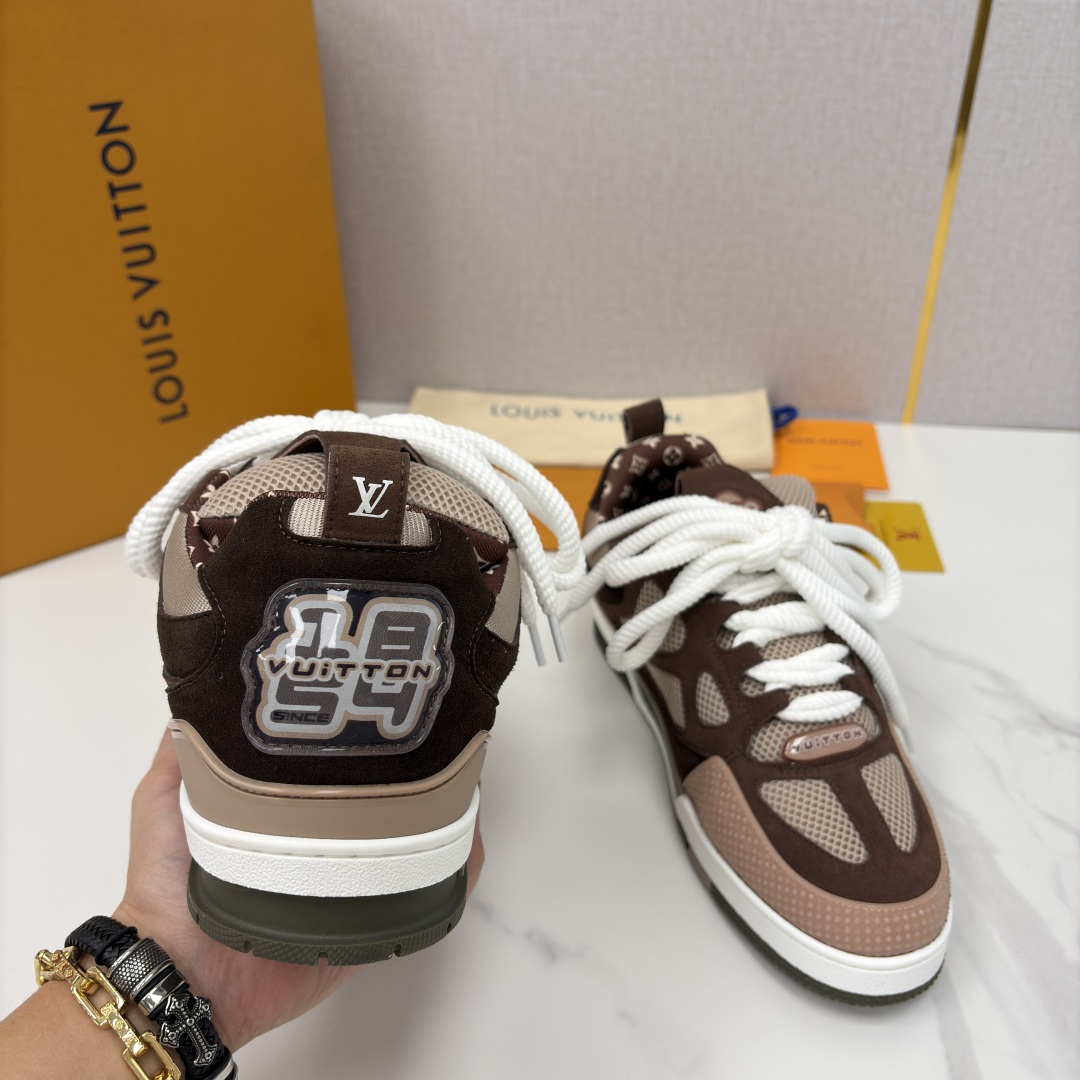 💋💍L家新品 情侣款 👫 L*V SKATE 运动鞋系列 官方 11,200 走秀款面包鞋 把高奢材质拼