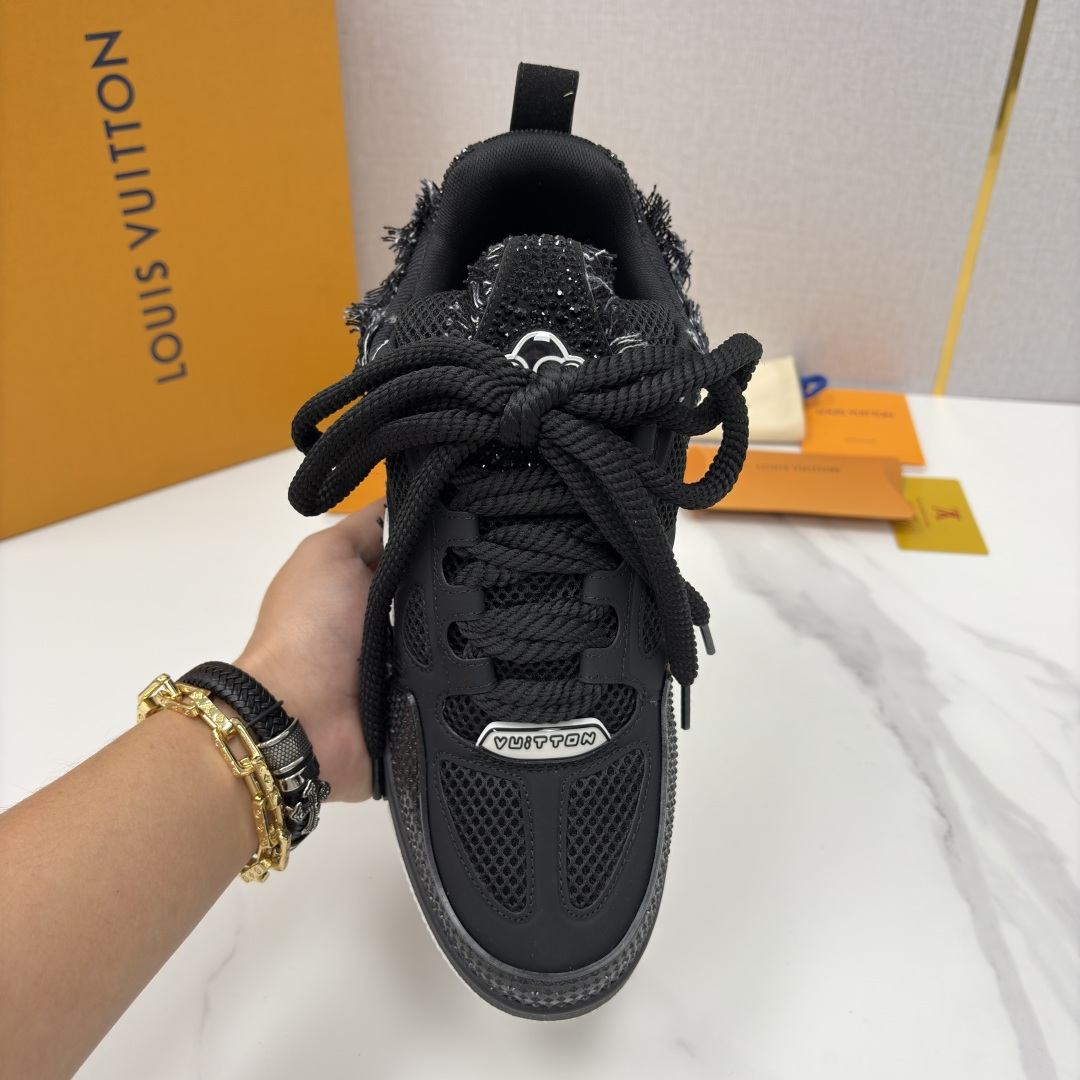 💋💍L家新品 情侣款👫 L*V SKATE 运动鞋系列 官方 13,000 走秀款闪钻面包鞋✨✨ 把bl