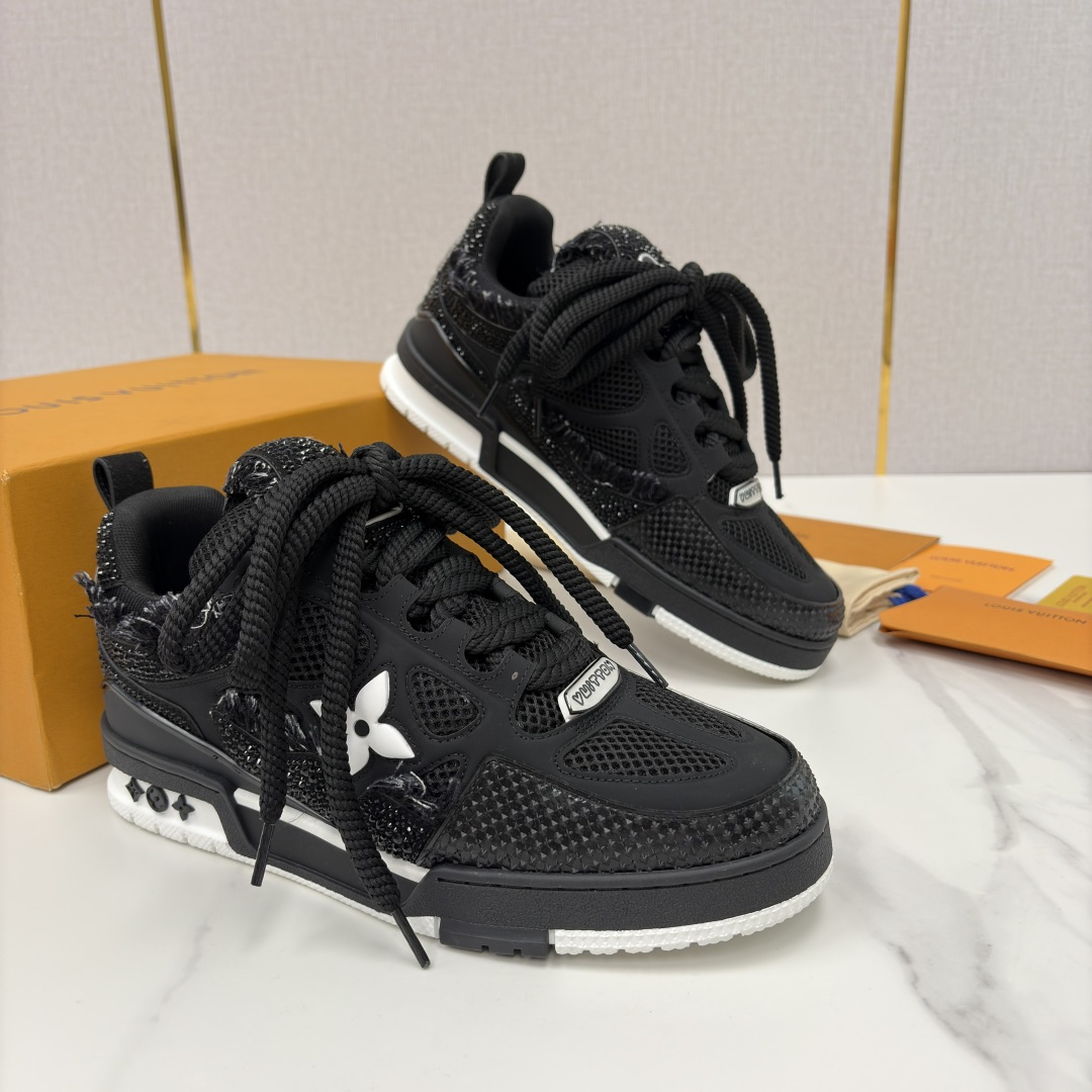 💋💍L家新品 情侣款👫 L*V SKATE 运动鞋系列 官方 13,000 走秀款闪钻面包鞋✨✨ 把bl