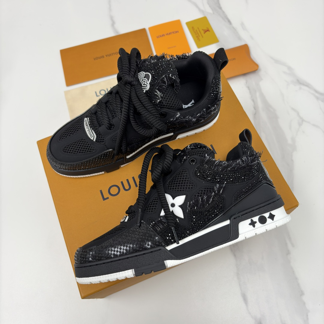 💋💍L家新品 情侣款👫 L*V SKATE 运动鞋系列 官方 13,000 走秀款闪钻面包鞋✨✨ 把bl