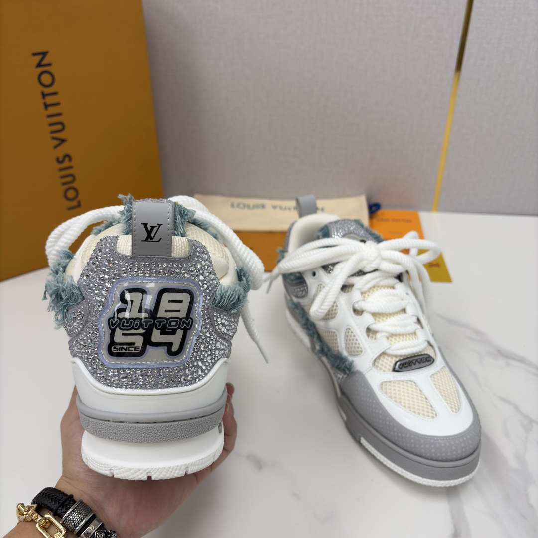 💋💍L家新品 情侣款👫 L*V SKATE 运动鞋系列 官方 13,000 走秀款闪钻面包鞋✨✨ 把bl