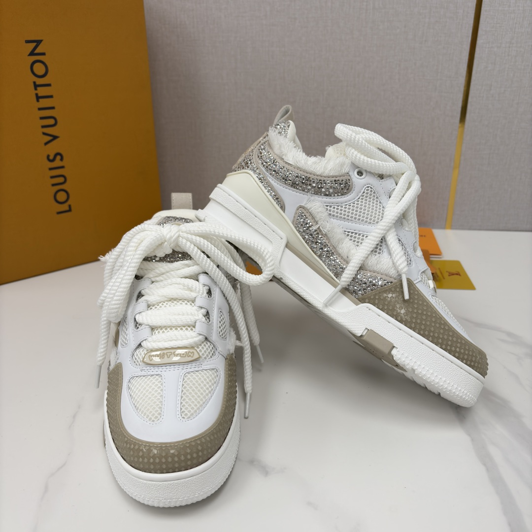 💋💍L家新品 情侣款👫 L*V SKATE 运动鞋系列 官方 13,000 走秀款闪钻面包鞋✨✨ 把bl