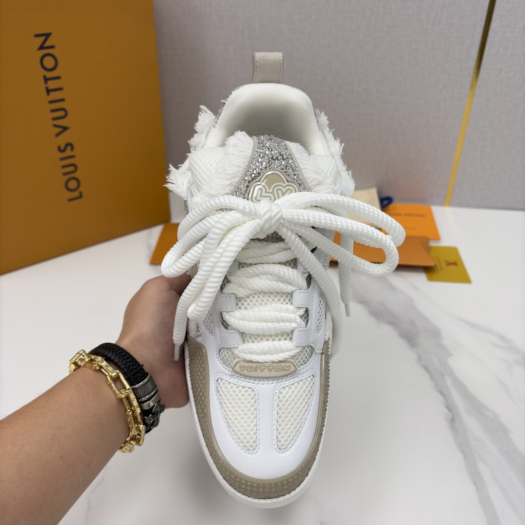 💋💍L家新品 情侣款👫 L*V SKATE 运动鞋系列 官方 13,000 走秀款闪钻面包鞋✨✨ 把bl