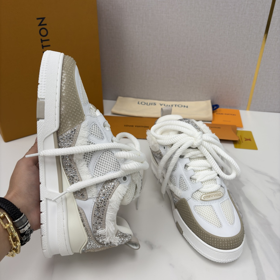 💋💍L家新品 情侣款👫 L*V SKATE 运动鞋系列 官方 13,000 走秀款闪钻面包鞋✨✨ 把bl