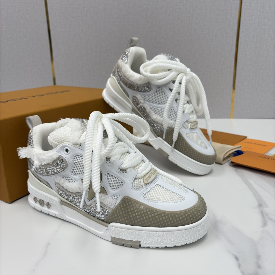 💋💍L家新品 情侣款👫 L*V SKATE 运动鞋系列 官方 13,000 走秀款闪钻面包鞋✨✨ 把bl