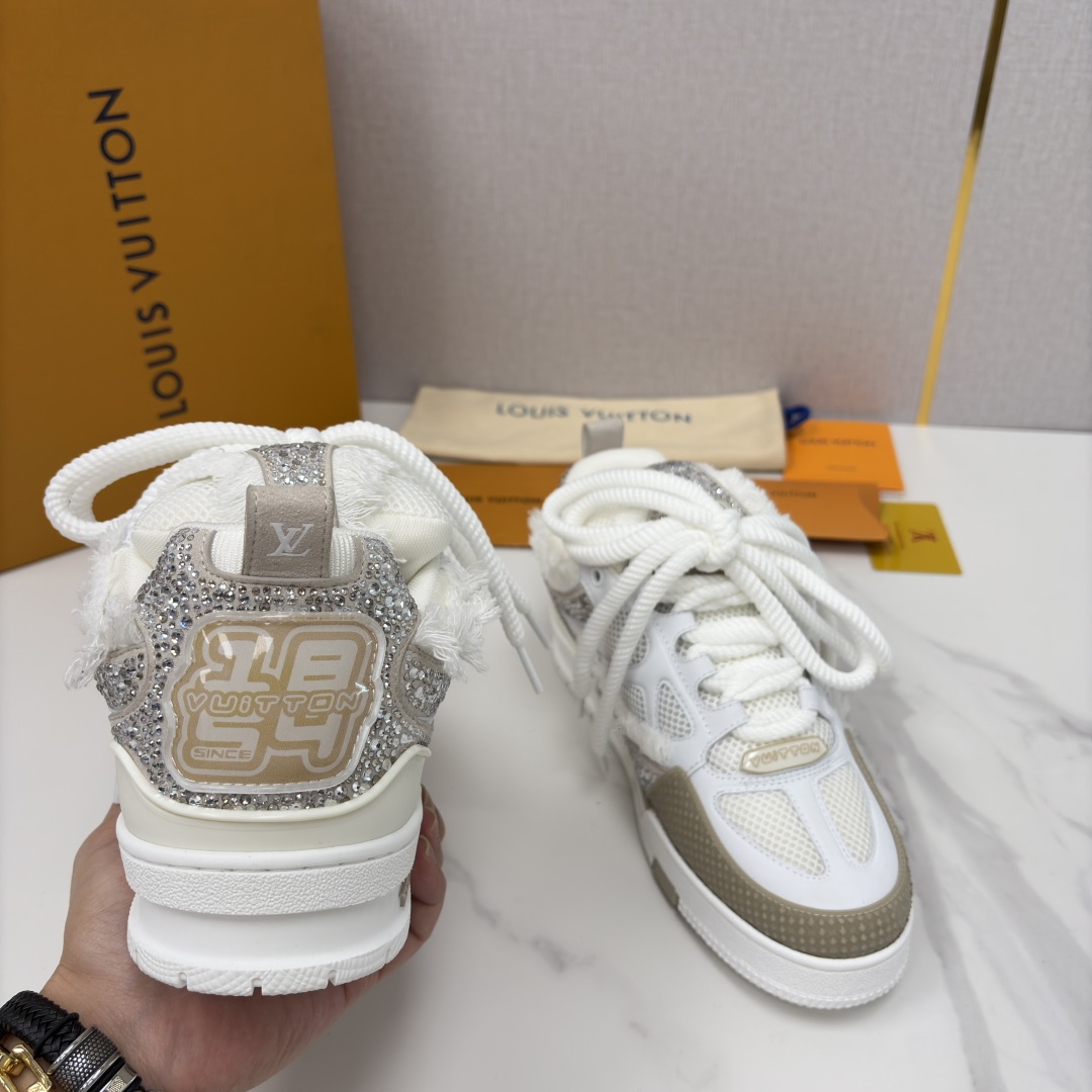 💋💍L家新品 情侣款👫 L*V SKATE 运动鞋系列 官方 13,000 走秀款闪钻面包鞋✨✨ 把bl