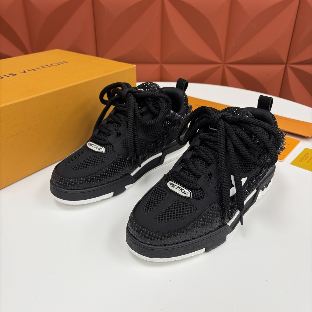 💋💍L家新品 情侣款👫 L*V SKATE 运动鞋系列 官方 13,000 走秀款闪钻面包鞋✨✨ 把bl