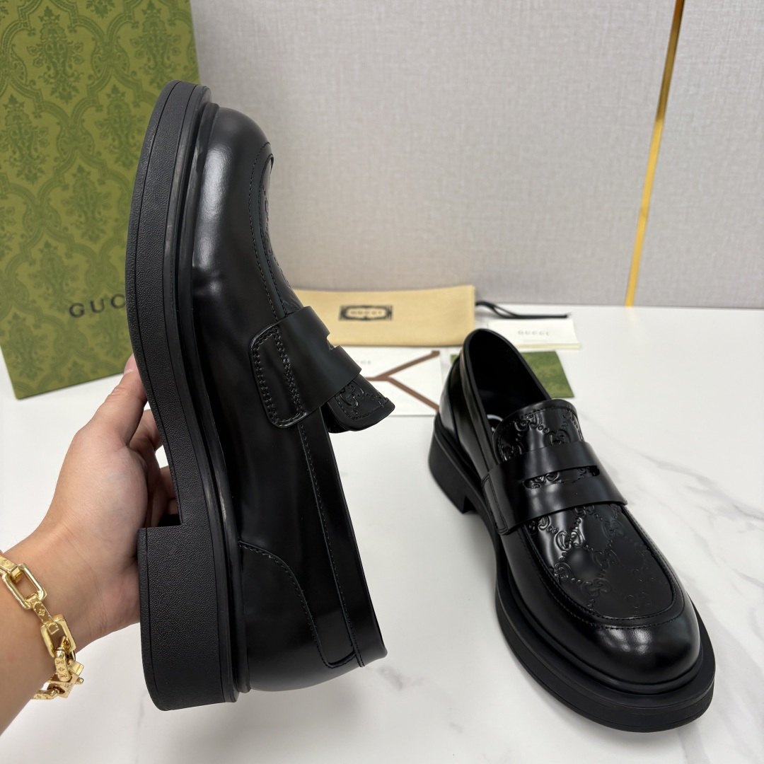 💋💍G家新品 古-驰 GUCC* 压花男士厚底GG压纹细节乐福鞋皮鞋 官方 9,500 Gucc* 鞋履