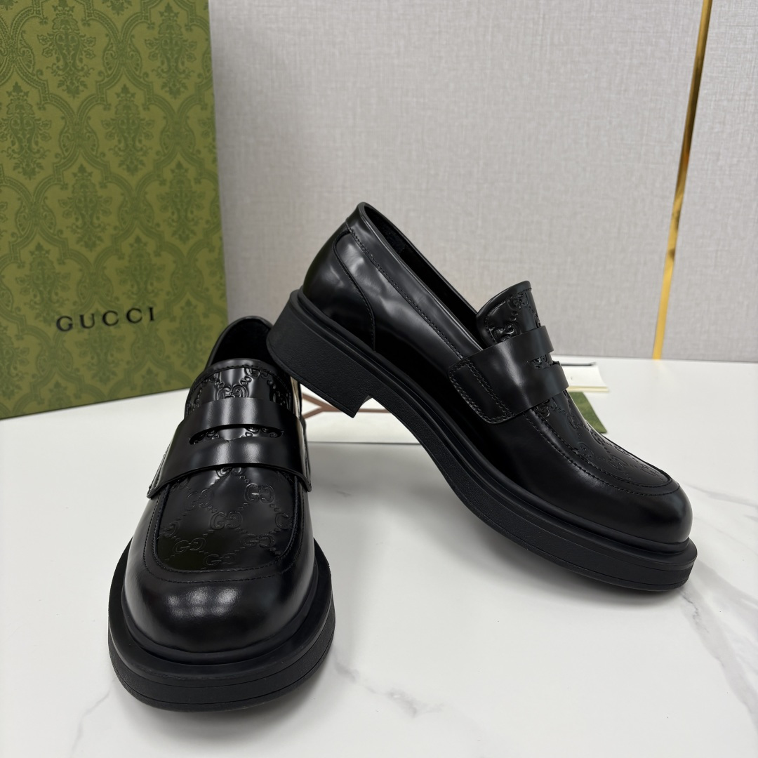 💋💍G家新品 古-驰 GUCC* 压花男士厚底GG压纹细节乐福鞋皮鞋 官方 9,500 Gucc* 鞋履