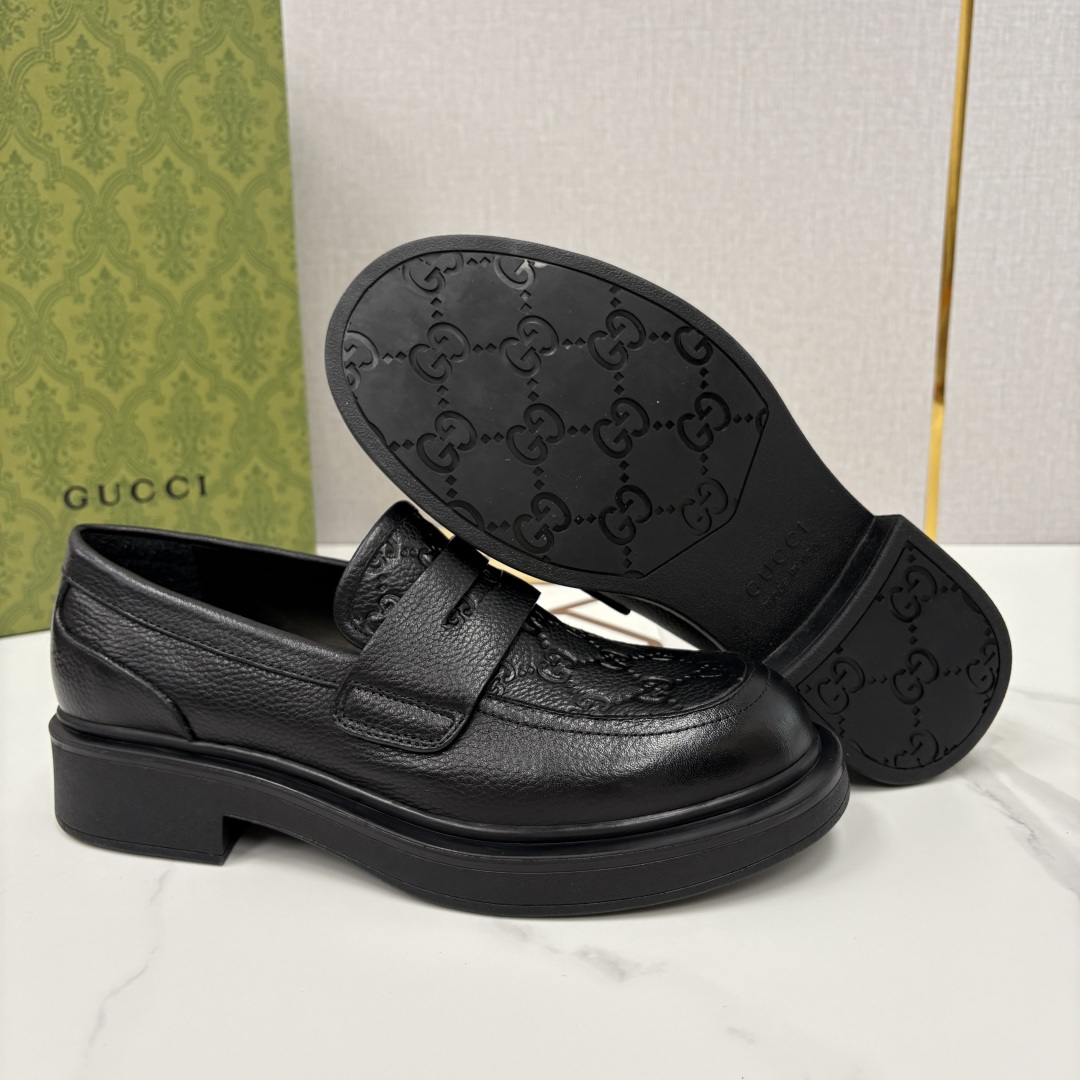💋💍G家新品 古-驰 GUCC* 压花男士厚底GG压纹细节乐福鞋皮鞋 官方 9,500 Gucc* 鞋履