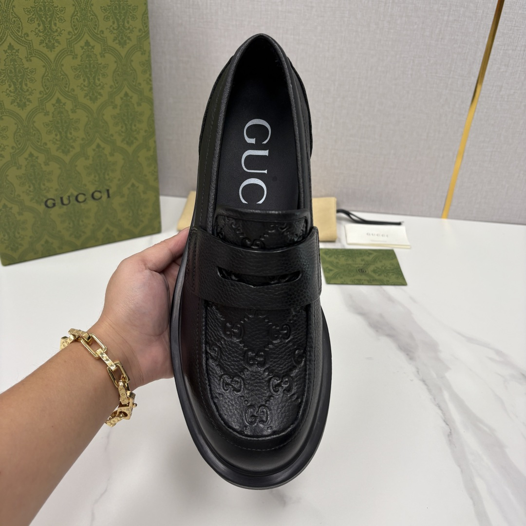 💋💍G家新品 古-驰 GUCC* 压花男士厚底GG压纹细节乐福鞋皮鞋 官方 9,500 Gucc* 鞋履