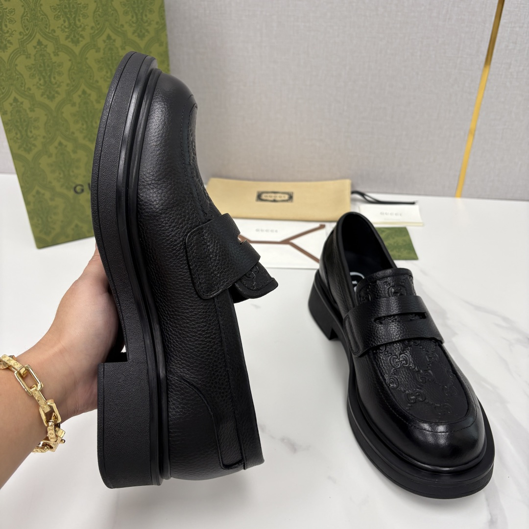 💋💍G家新品 古-驰 GUCC* 压花男士厚底GG压纹细节乐福鞋皮鞋 官方 9,500 Gucc* 鞋履