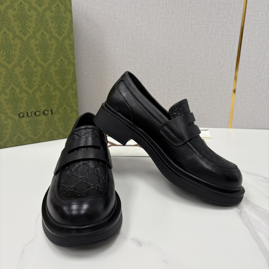 💋💍G家新品 古-驰 GUCC* 压花男士厚底GG压纹细节乐福鞋皮鞋 官方 9,500 Gucc* 鞋履