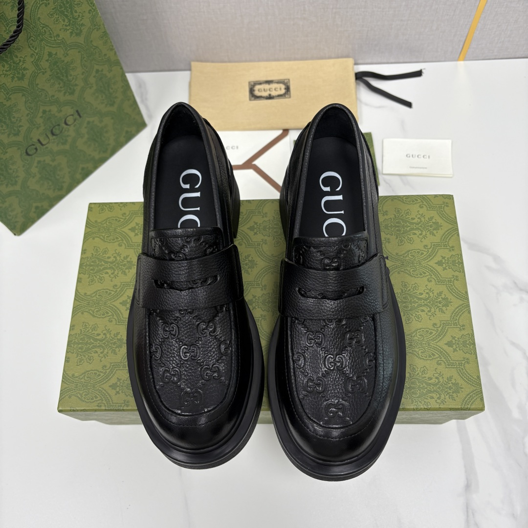 💋💍G家新品 古-驰 GUCC* 压花男士厚底GG压纹细节乐福鞋皮鞋 官方 9,500 Gucc* 鞋履