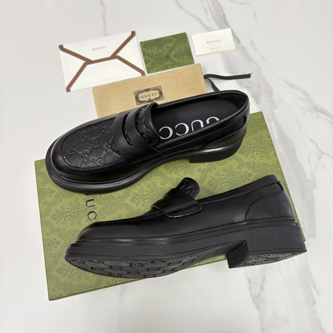 💋💍G家新品 古-驰 GUCC* 压花男士厚底GG压纹细节乐福鞋皮鞋 官方 9,500 Gucc* 鞋履