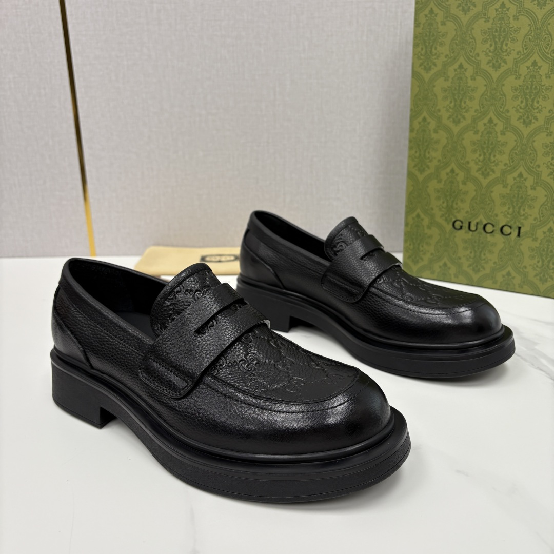 💋💍G家新品 古-驰 GUCC* 压花男士厚底GG压纹细节乐福鞋皮鞋 官方 9,500 Gucc* 鞋履