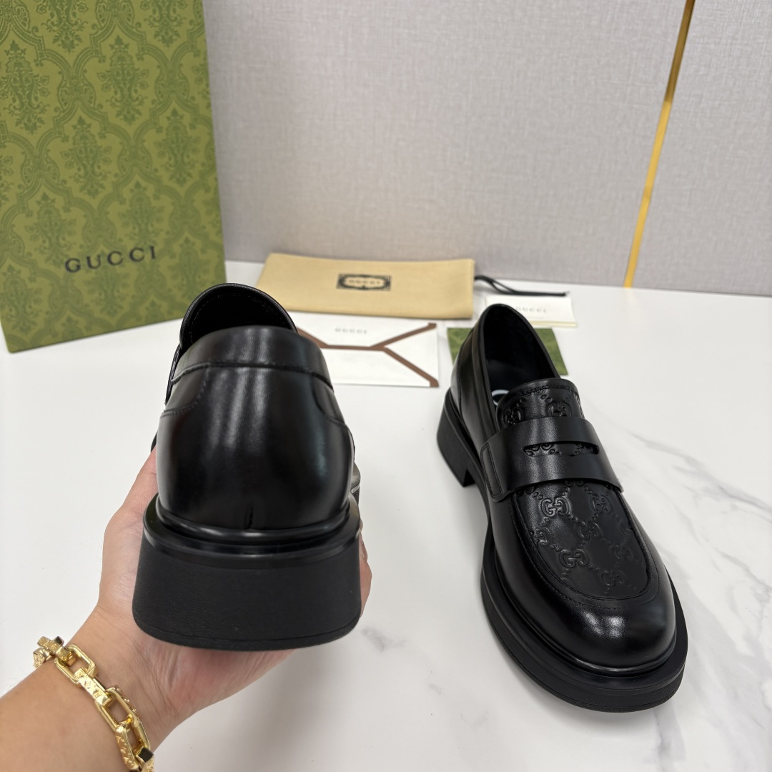 💋💍G家新品 古-驰 GUCC* 压花男士厚底GG压纹细节乐福鞋皮鞋 官方 9,500 Gucc* 鞋履