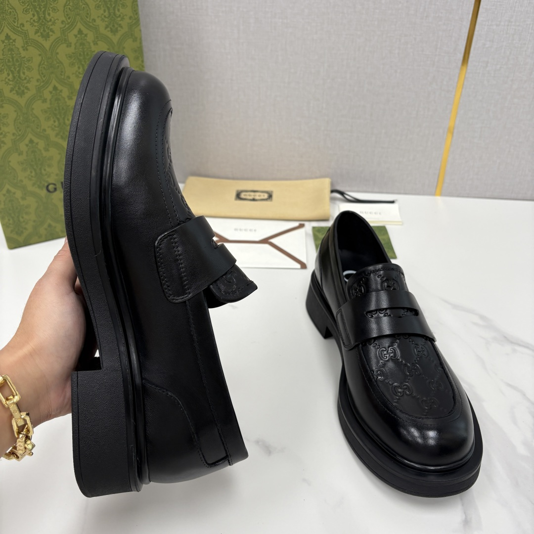 💋💍G家新品 古-驰 GUCC* 压花男士厚底GG压纹细节乐福鞋皮鞋 官方 9,500 Gucc* 鞋履
