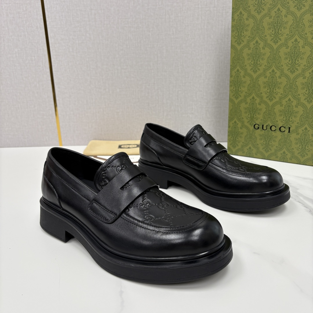💋💍G家新品 古-驰 GUCC* 压花男士厚底GG压纹细节乐福鞋皮鞋 官方 9,500 Gucc* 鞋履