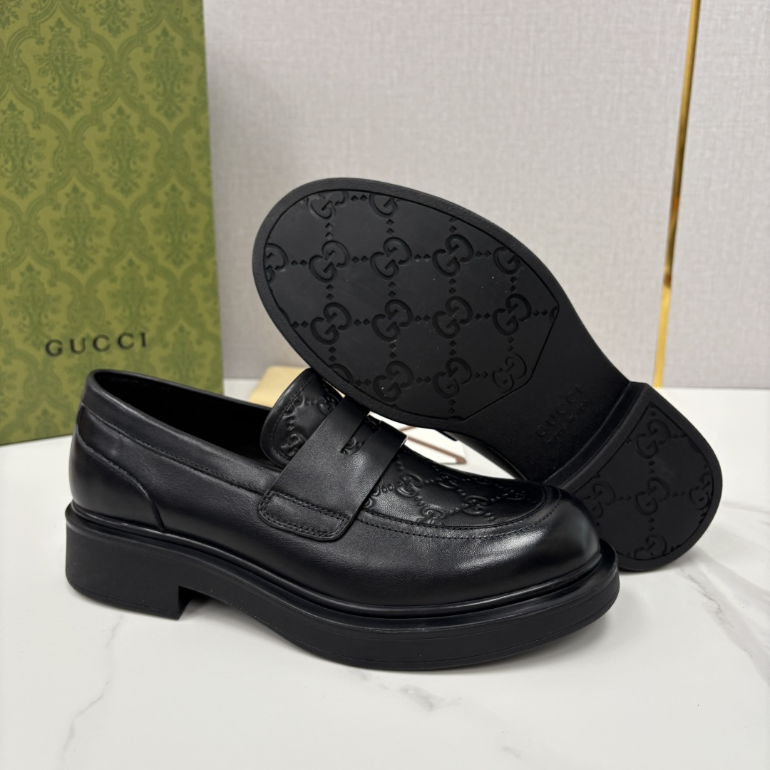 💋💍G家新品 古-驰 GUCC* 压花男士厚底GG压纹细节乐福鞋皮鞋 官方 9,500 Gucc* 鞋履