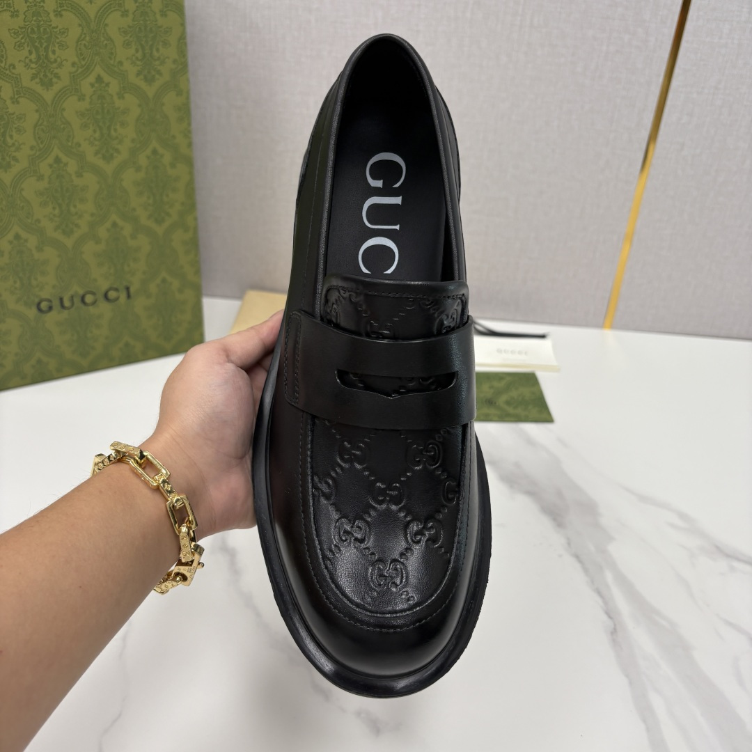 💋💍G家新品 古-驰 GUCC* 压花男士厚底GG压纹细节乐福鞋皮鞋 官方 9,500 Gucc* 鞋履