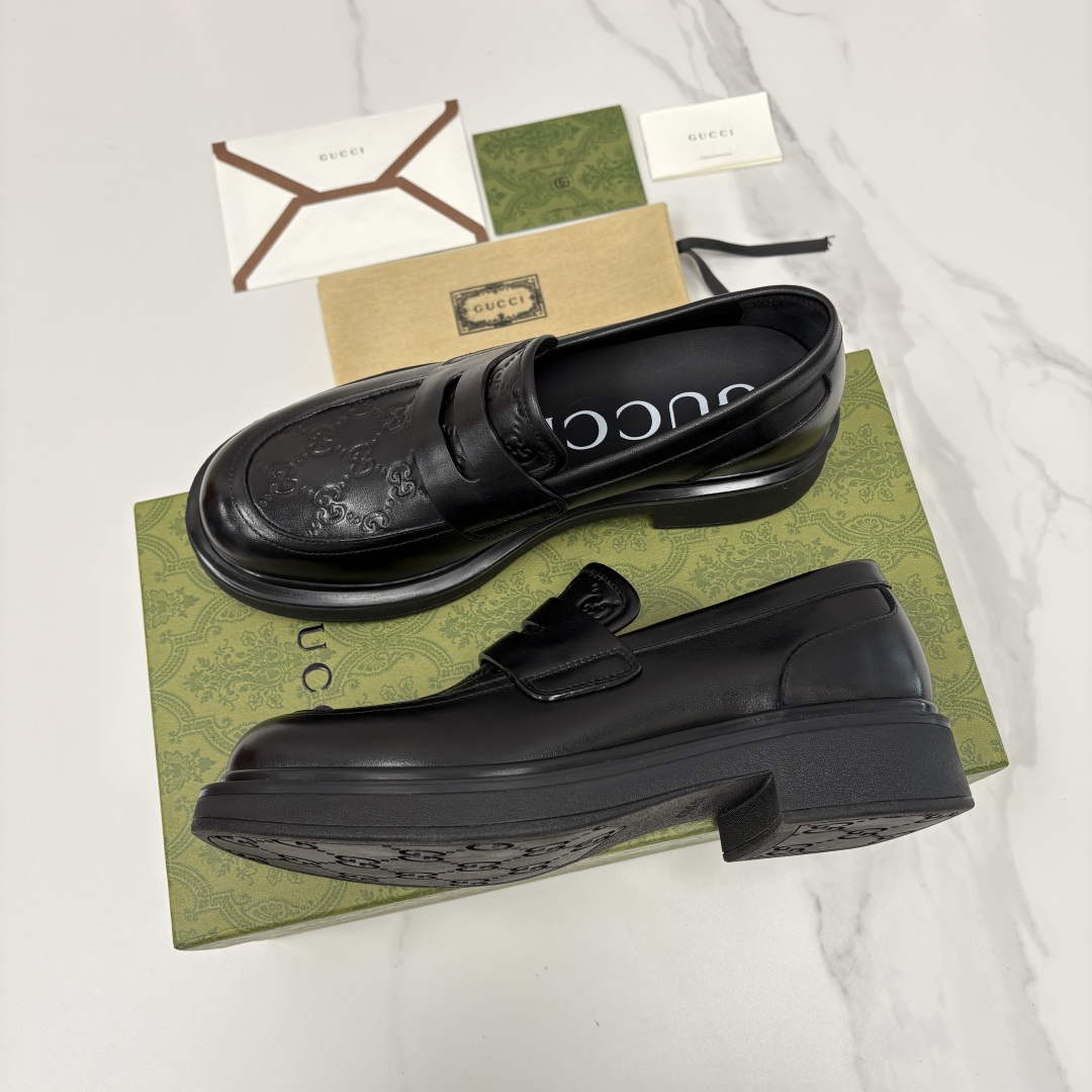 💋💍G家新品 古-驰 GUCC* 压花男士厚底GG压纹细节乐福鞋皮鞋 官方 9,500 Gucc* 鞋履