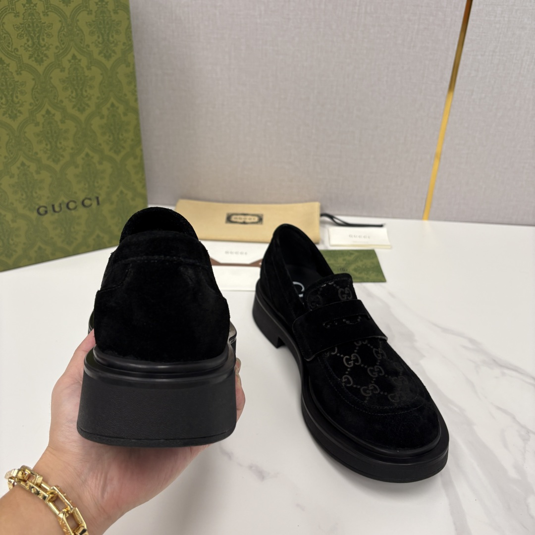 💋💍G家新品 古-驰 GUCC* 压花男士厚底GG压纹细节乐福鞋皮鞋 官方 9,500 Gucc* 鞋履