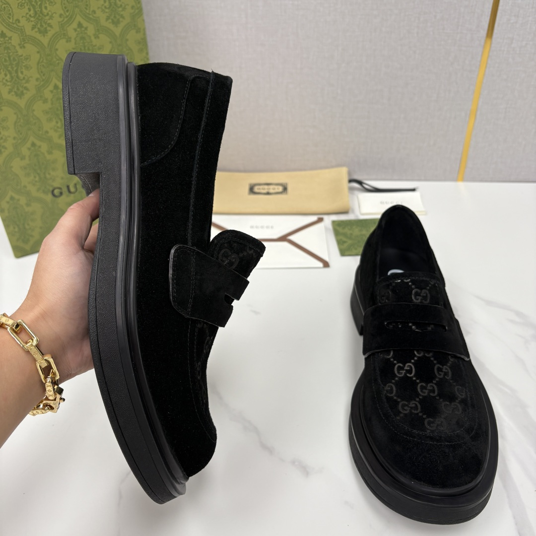 💋💍G家新品 古-驰 GUCC* 压花男士厚底GG压纹细节乐福鞋皮鞋 官方 9,500 Gucc* 鞋履