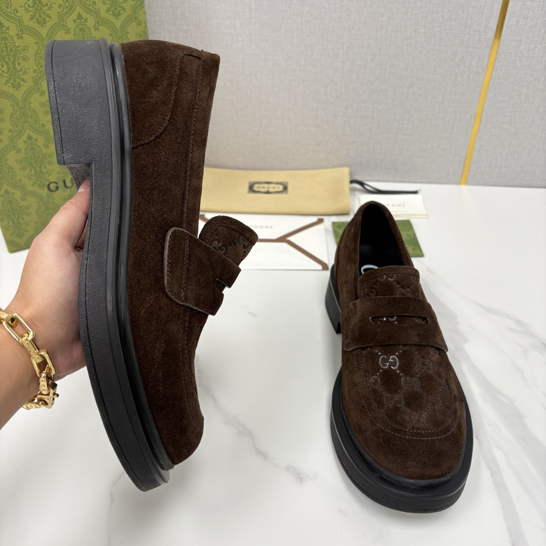 💋💍G家新品 古-驰 GUCC* 压花男士厚底GG压纹细节乐福鞋皮鞋 官方 9,500 Gucc* 鞋履